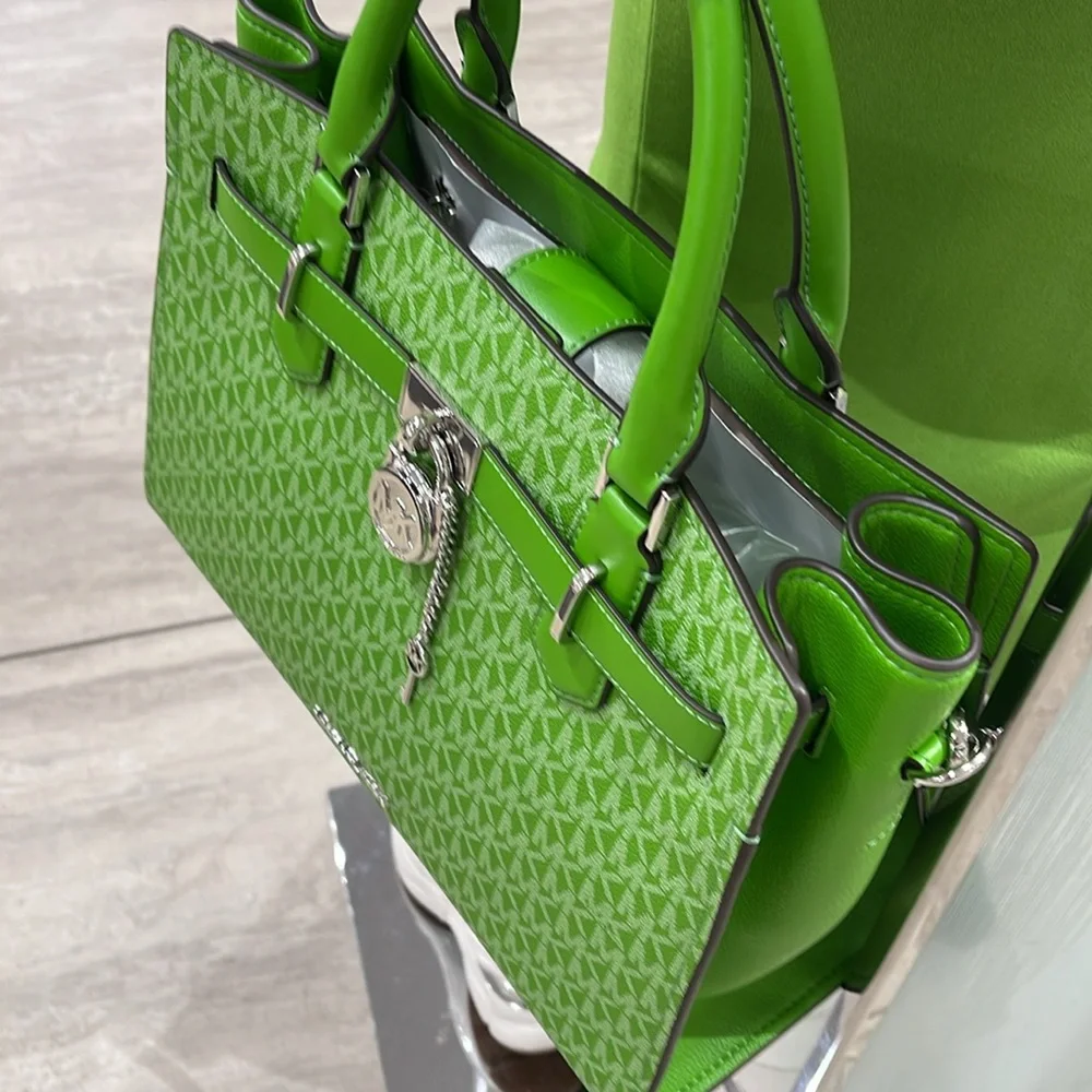Michael Kors Hamilton Medium Signature Logo Satchel
Jungle Green 
NWT - Picture 16 of 16